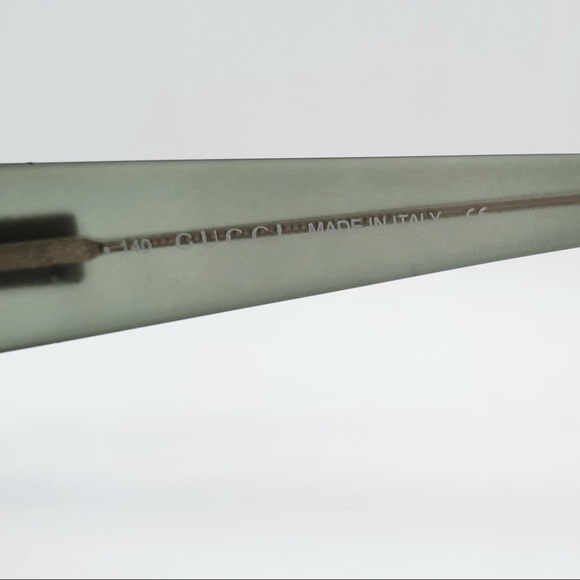 Vintage Gucci Sunglasses *Like New* 1990s - Picture 6 of 6